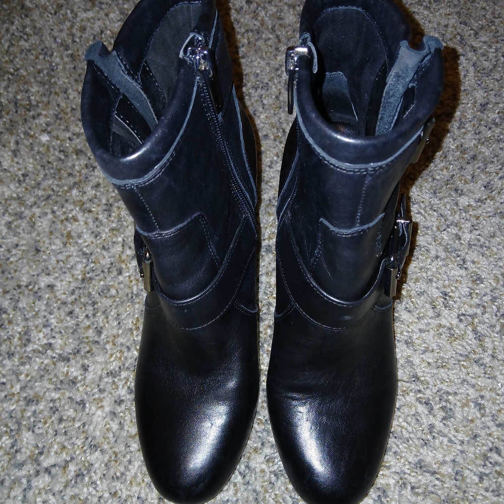 Vince Camuto Black Leather Simlee Women's Buckle Boots Size 7